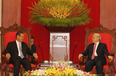 អគ្គលេខាបក្សកម្មុយនិស្តវៀតណាមលោកNguyen Phu Trongទទូល ជួបសន្ទនាជាមួយគណះប្រតិភូជាន់ខ្ពស់ឡាវ